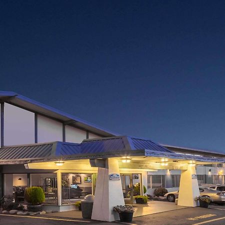 Howard Johnson By Wyndham Nanaimo Harbourside Екстер'єр фото