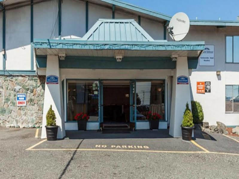 Howard Johnson By Wyndham Nanaimo Harbourside Екстер'єр фото