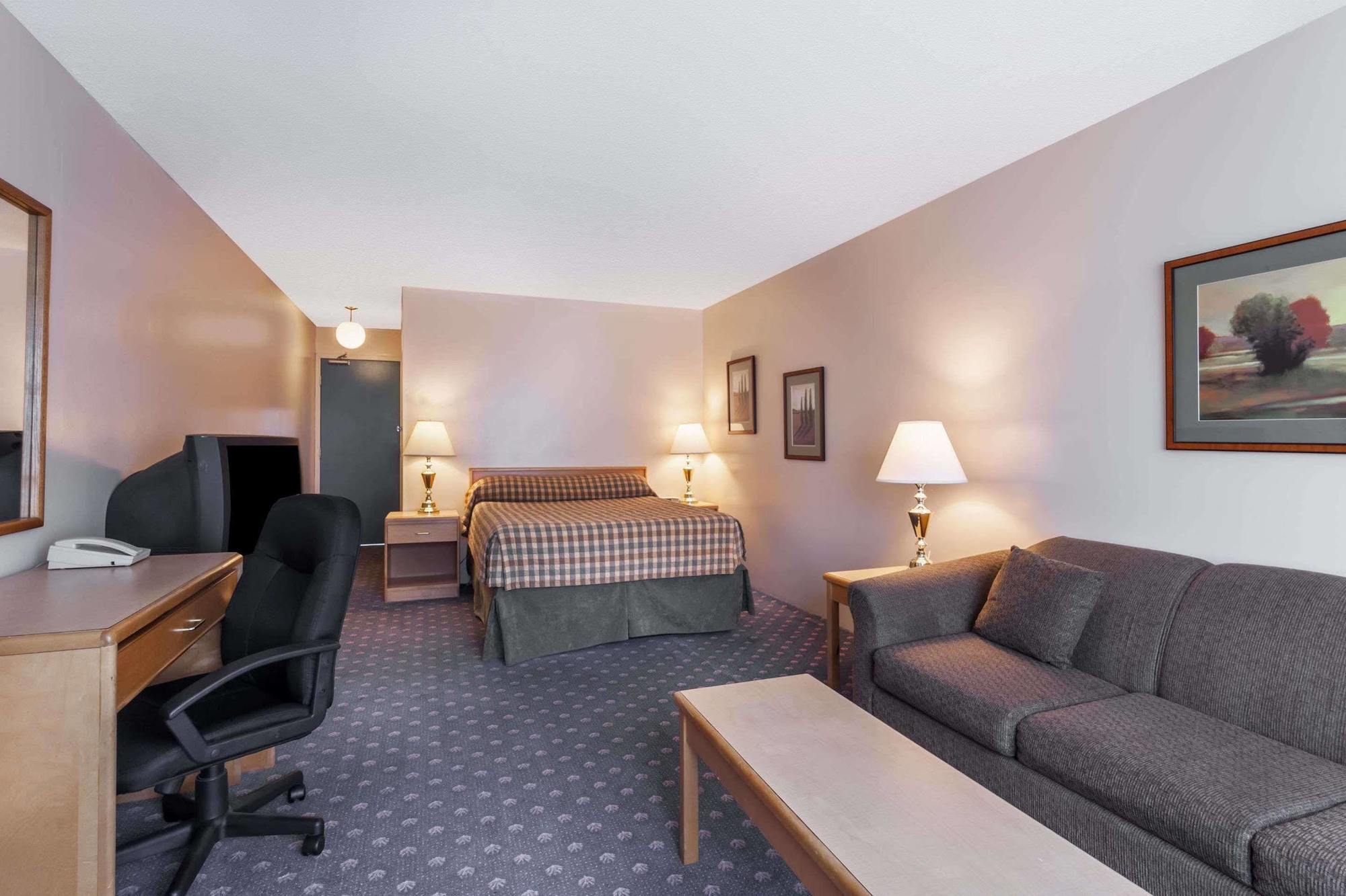 Howard Johnson By Wyndham Nanaimo Harbourside Екстер'єр фото